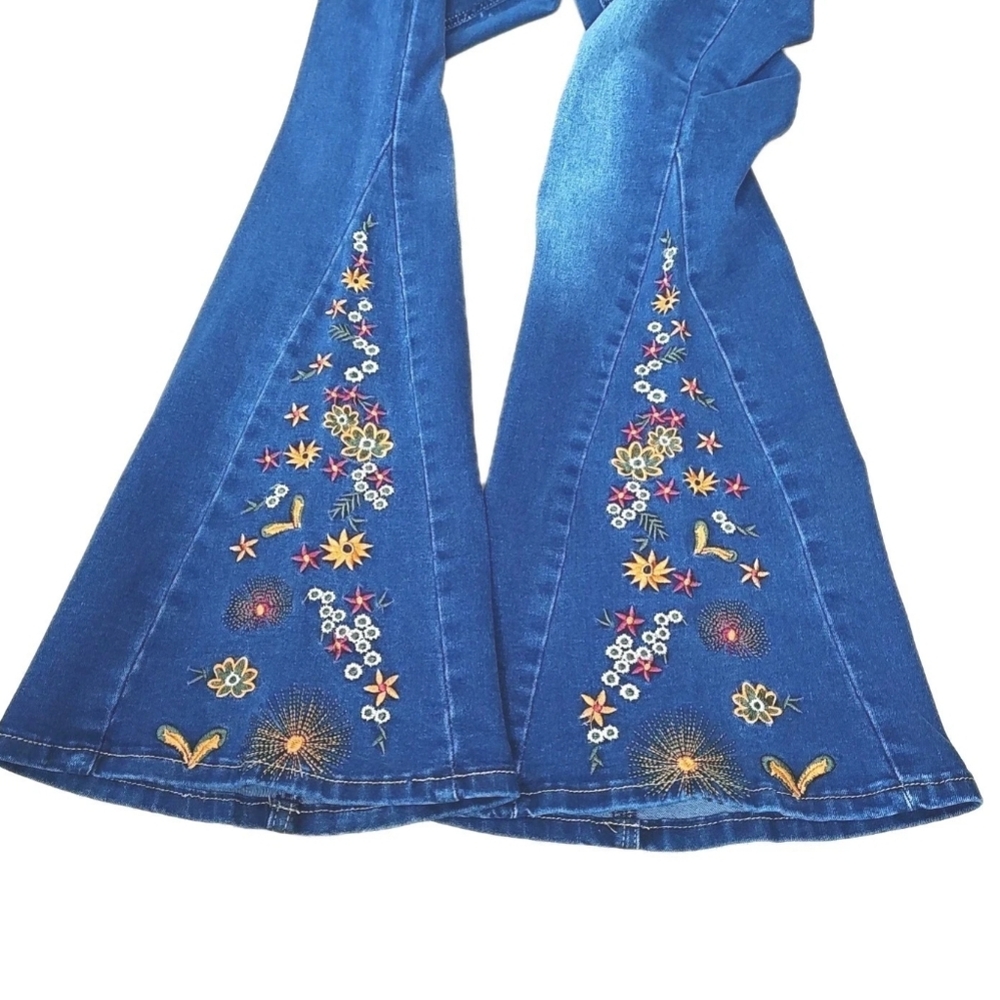 Bamboo Embroidered Bell Bottoms Wide Flare Jeans Sz 7 28/31 Blue Soft Denim Nwt